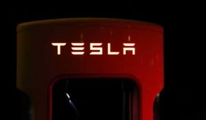 Teslan superlatuuri